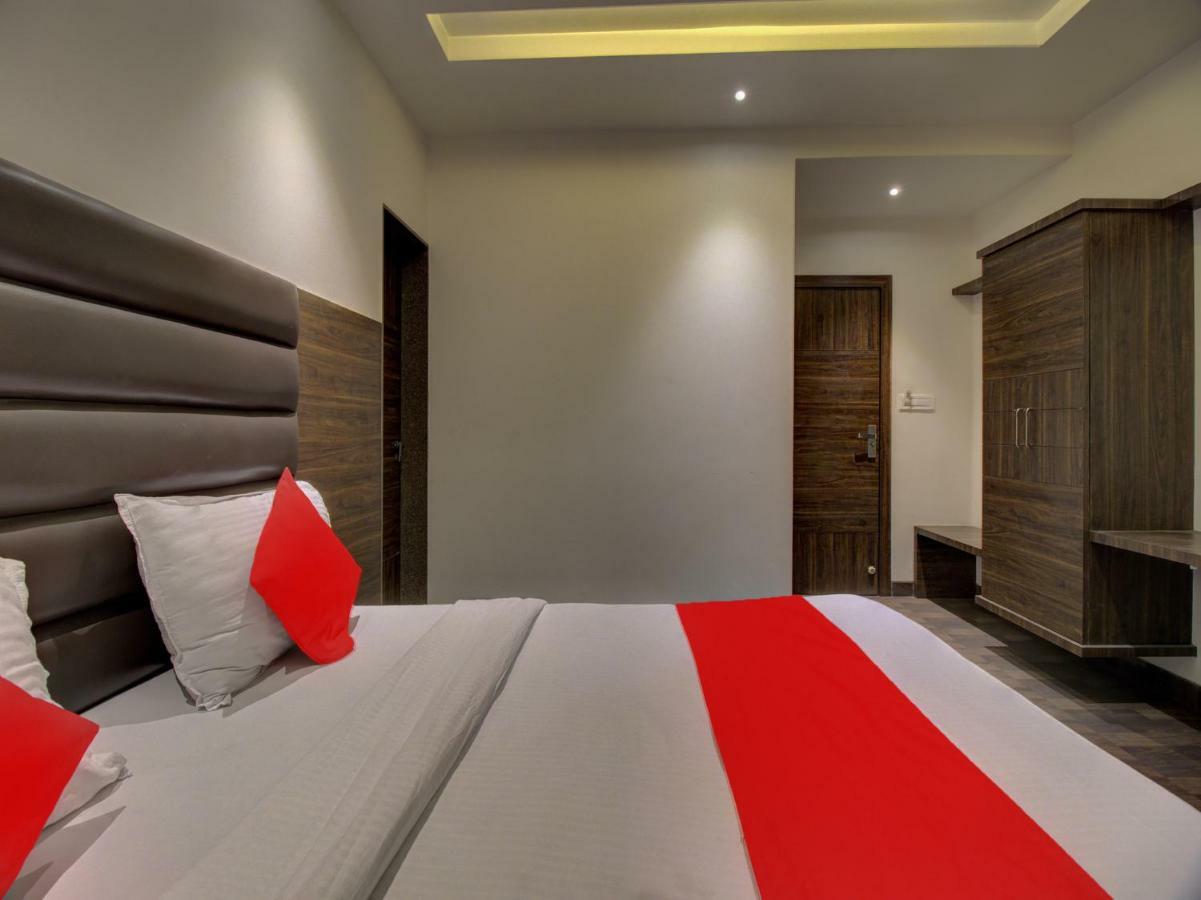 Oyo 35844 Hotel Lotus Residency Sāngli 外观 照片