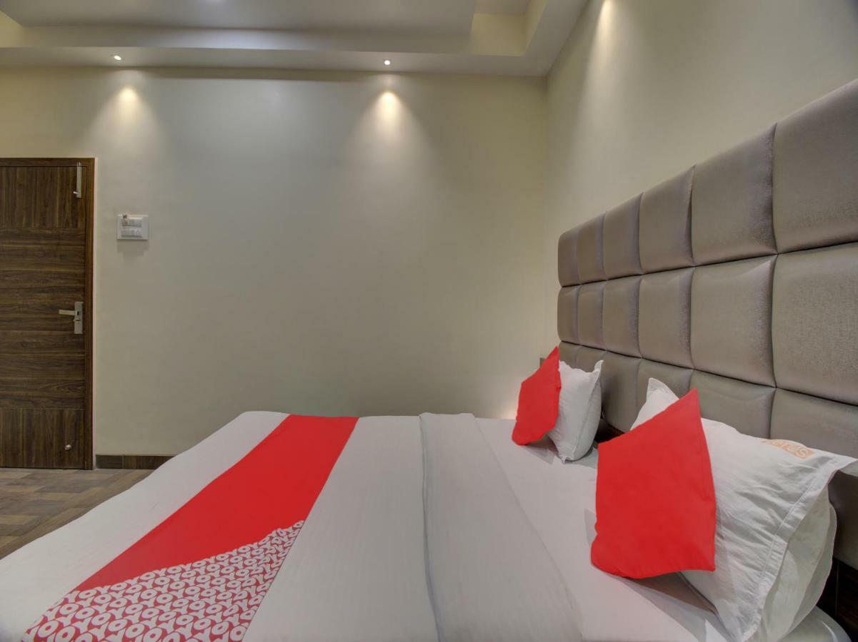 Oyo 35844 Hotel Lotus Residency Sāngli 外观 照片
