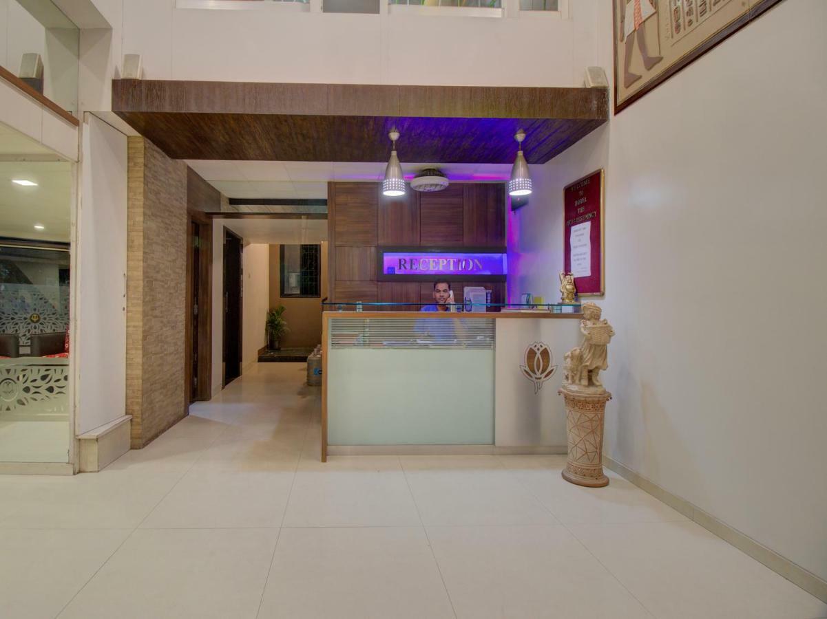 Oyo 35844 Hotel Lotus Residency Sāngli 外观 照片