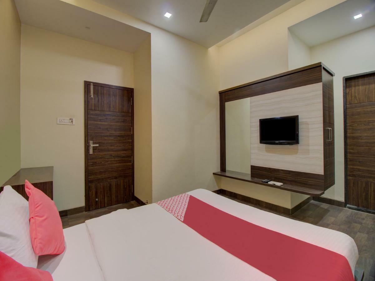 Oyo 35844 Hotel Lotus Residency Sāngli 外观 照片