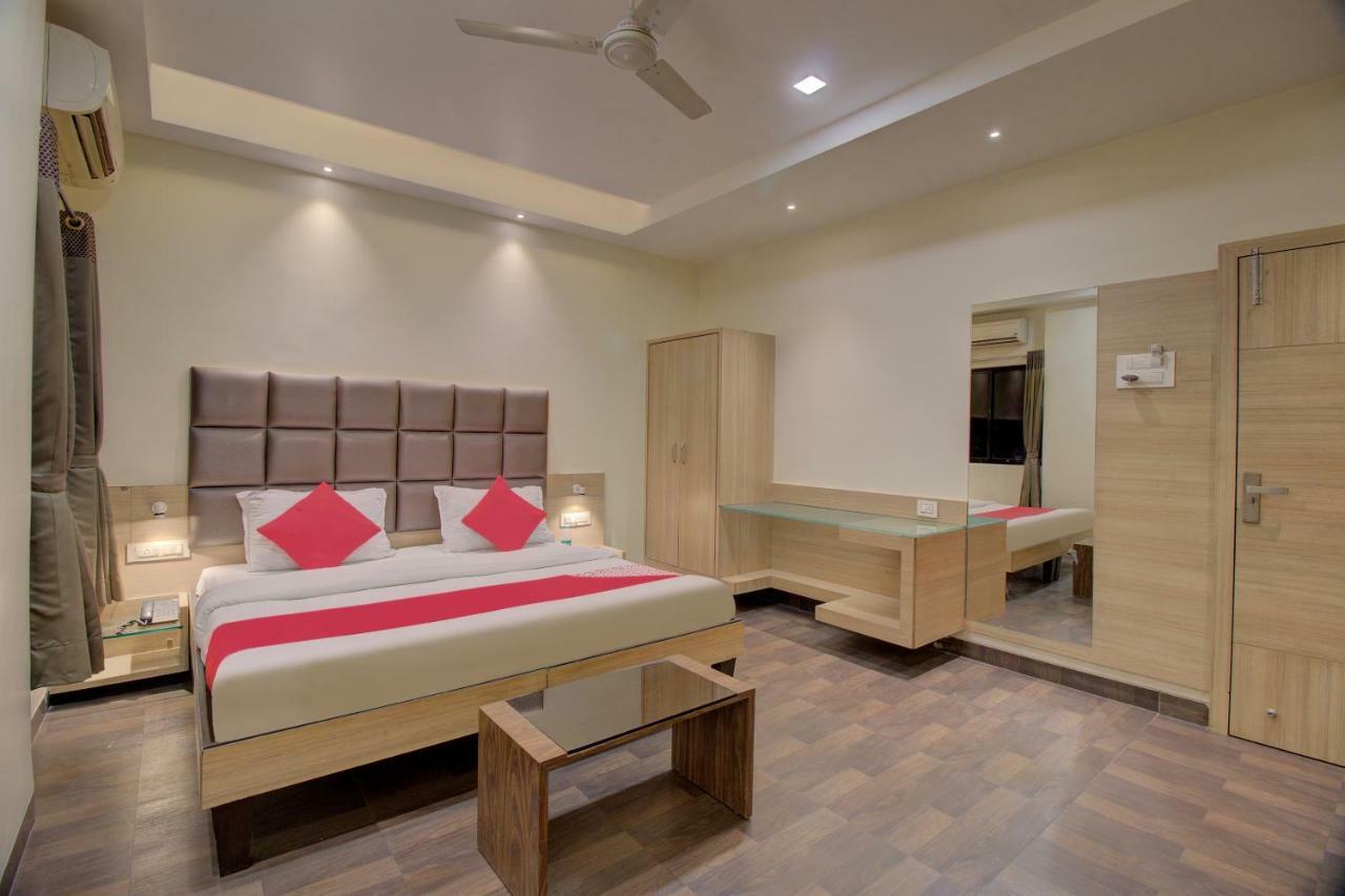 Oyo 35844 Hotel Lotus Residency Sāngli 外观 照片