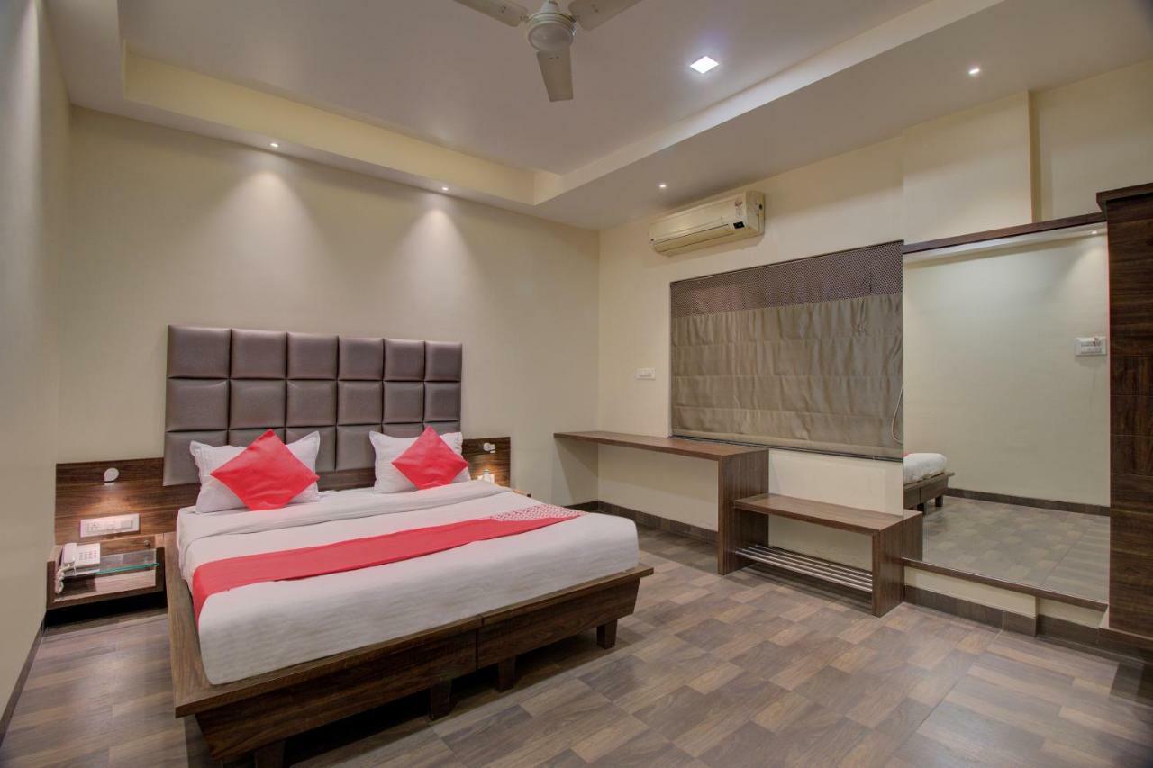 Oyo 35844 Hotel Lotus Residency Sāngli 外观 照片