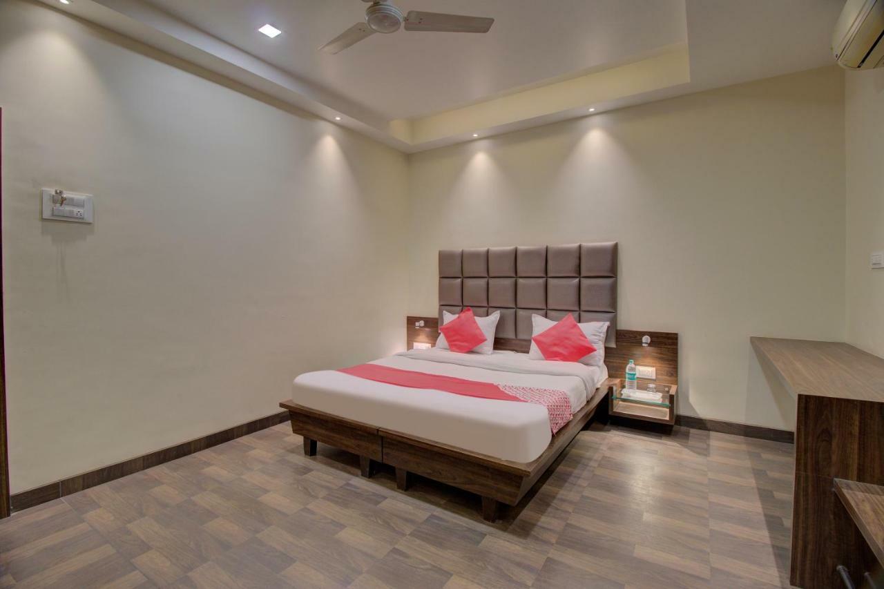 Oyo 35844 Hotel Lotus Residency Sāngli 外观 照片