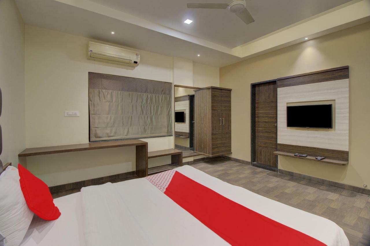 Oyo 35844 Hotel Lotus Residency Sāngli 外观 照片