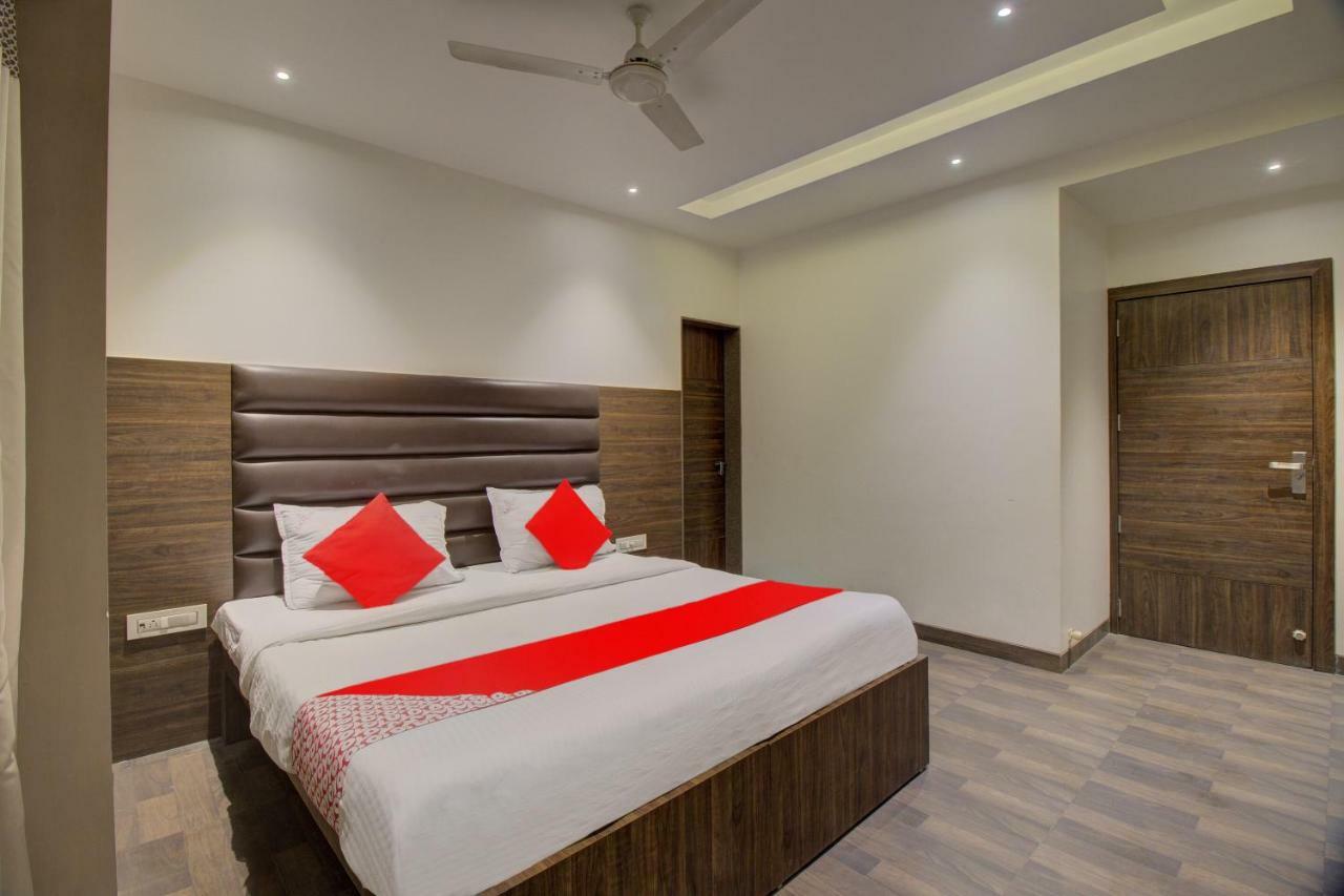 Oyo 35844 Hotel Lotus Residency Sāngli 外观 照片