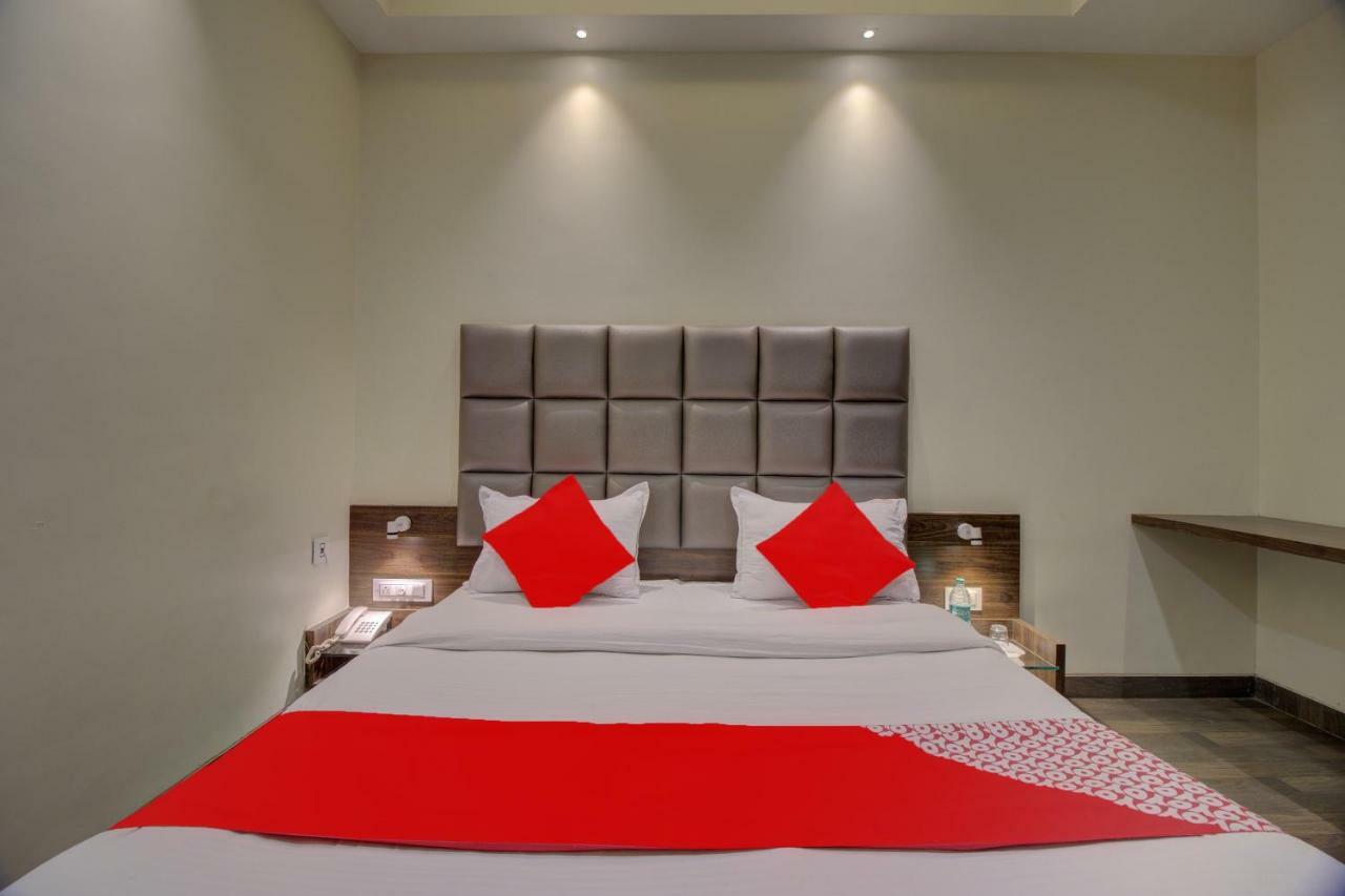 Oyo 35844 Hotel Lotus Residency Sāngli 外观 照片